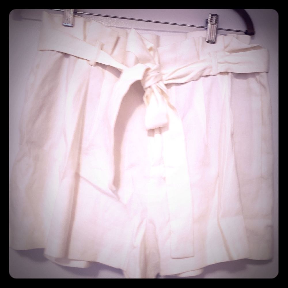 Alice & Olivia linen blend shorts